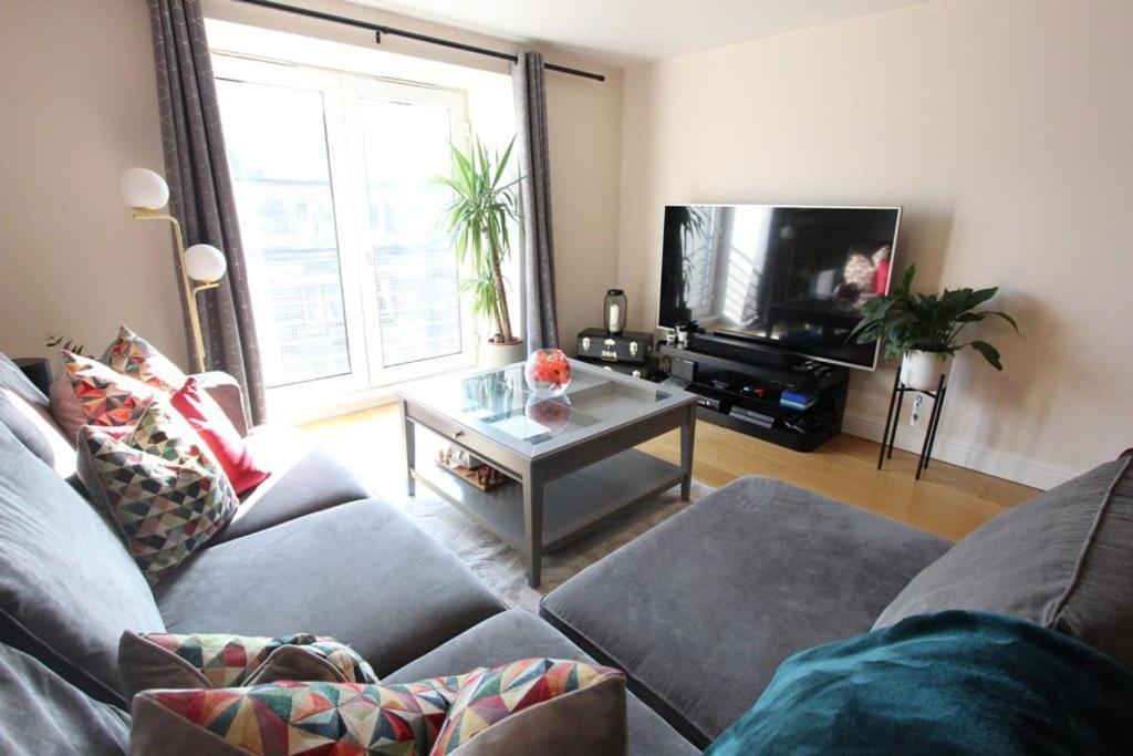 אדינבורו Spacious 2 Bed, 2 Bath Apartment -The Shore, Leith מראה חיצוני תמונה