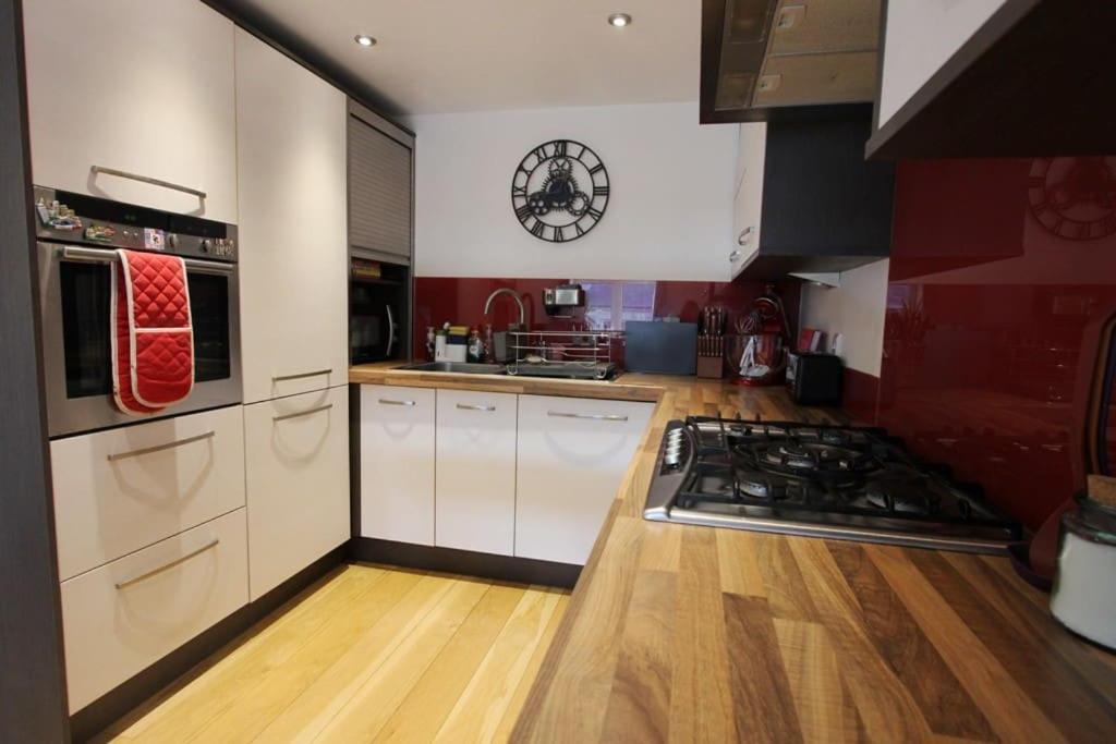 אדינבורו Spacious 2 Bed, 2 Bath Apartment -The Shore, Leith מראה חיצוני תמונה